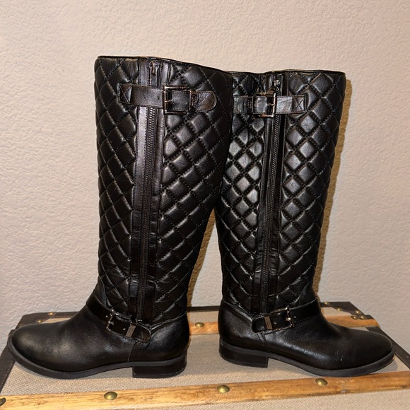 || Vince Camuto || High Quilted Black Boots - Picture 4 of 14